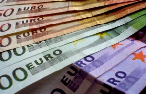 Eiropas varasvīri sākuši baidīties par spēcīgā eiro negatīvo ietekmi 